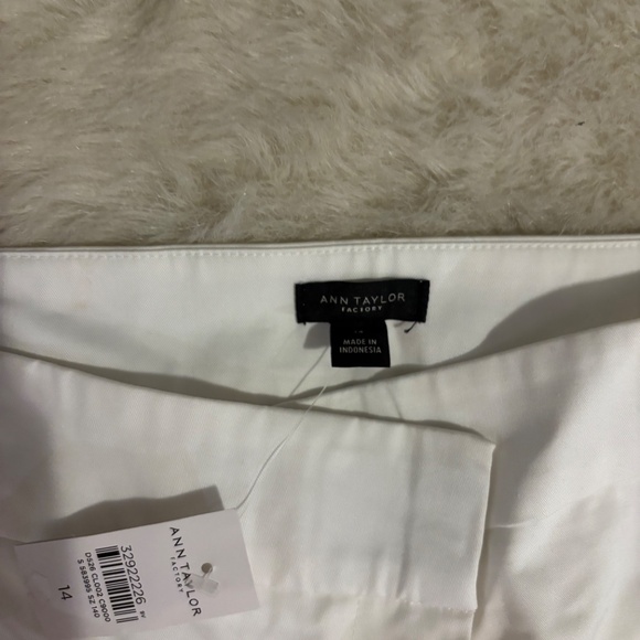 Ann Taylor white pants - Picture 3 of 4